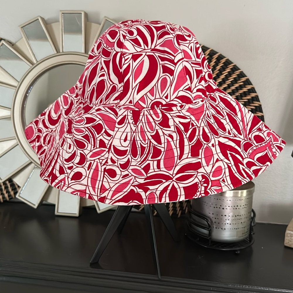 Lands End red pattern floppy beach hat 🏖️